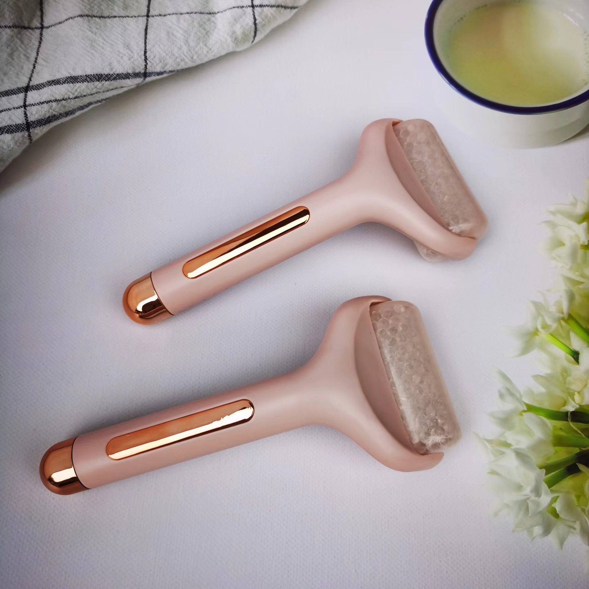 Depuffing Facial Massage Tool for Puffiness, Pores & Glowing Skin